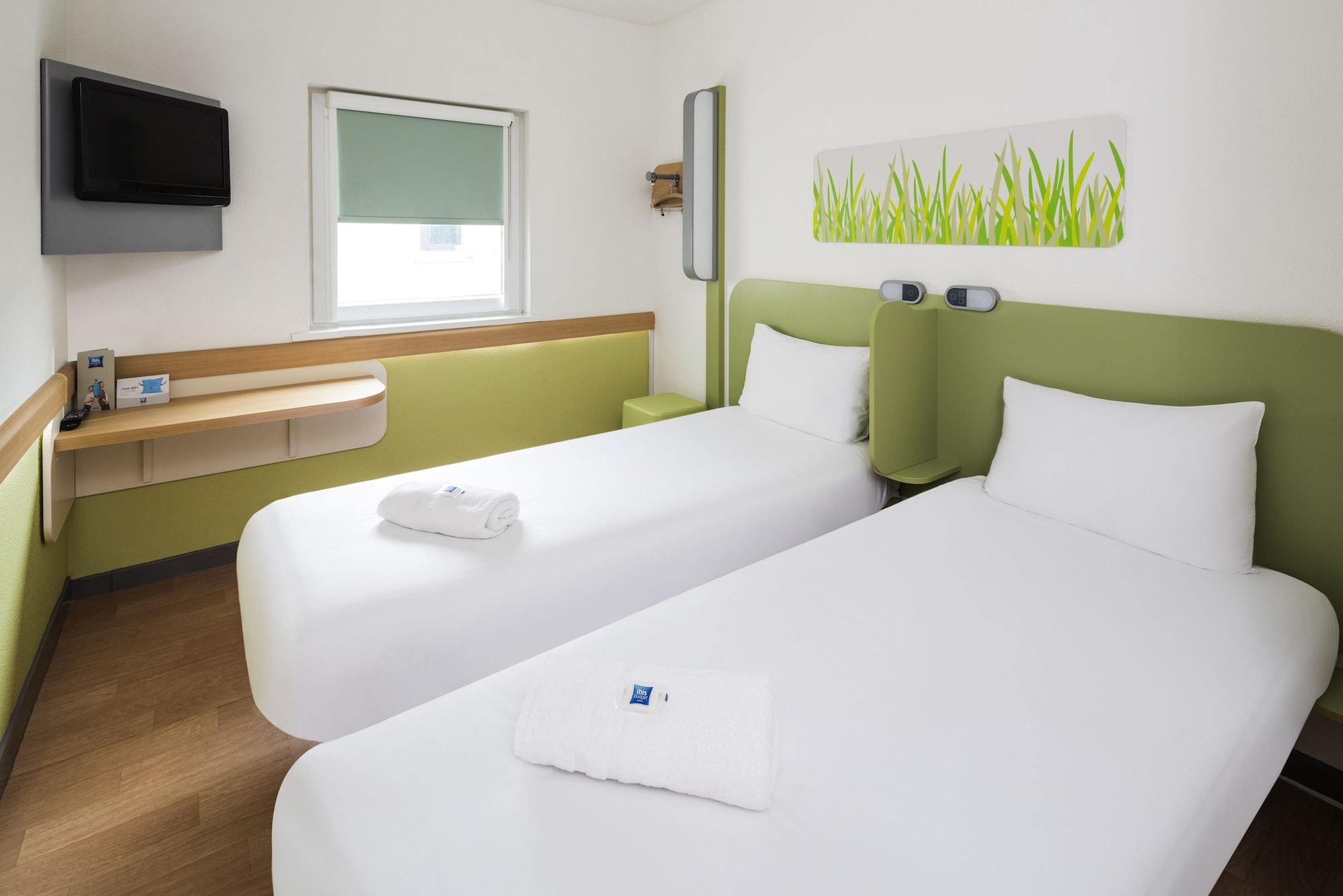 Ibis Budget Birmingham Airport Terminal Building - Nec บิกเกนฮิลล์ ภายนอก รูปภาพ