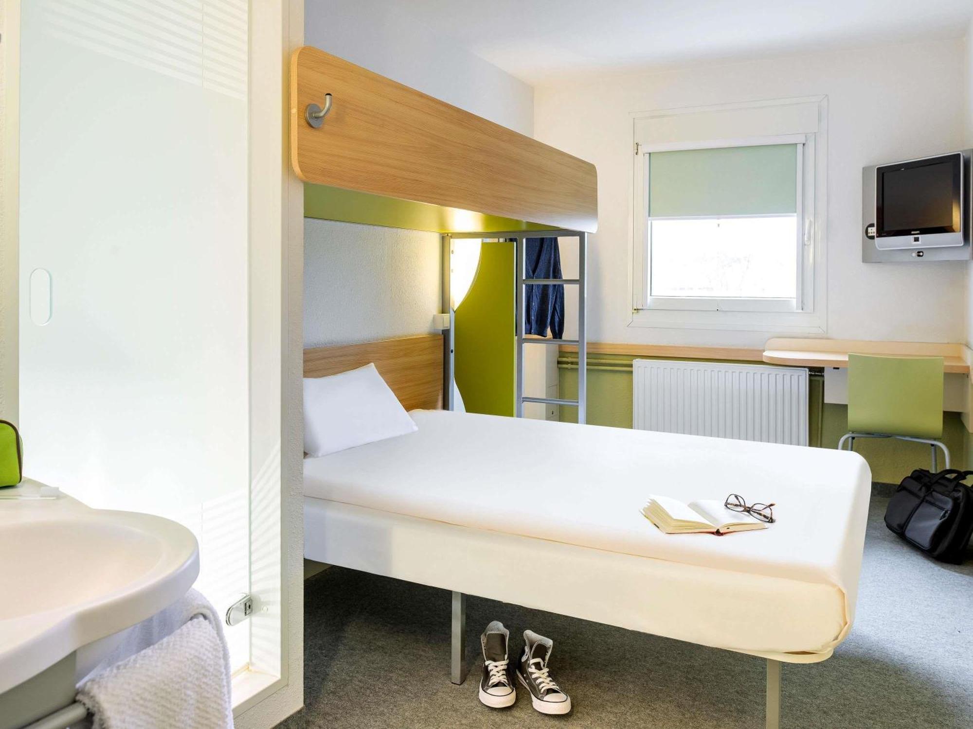 Ibis Budget Birmingham Airport Terminal Building - Nec บิกเกนฮิลล์ ภายนอก รูปภาพ