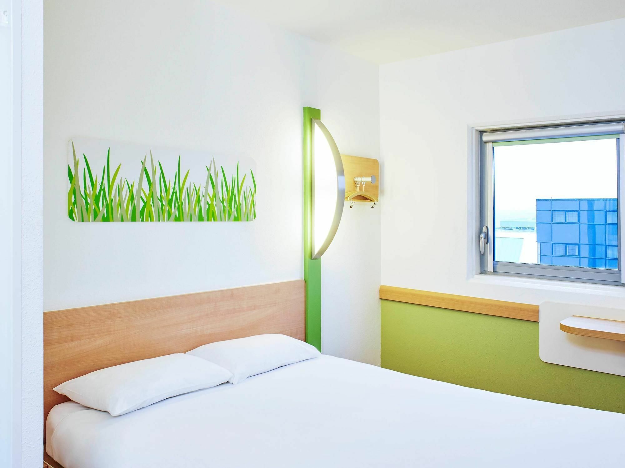 Ibis Budget Birmingham Airport Terminal Building - Nec บิกเกนฮิลล์ ภายนอก รูปภาพ